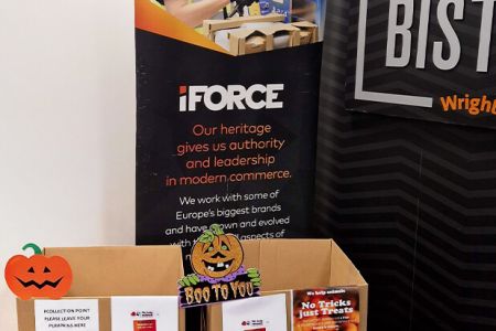 iFORCE-We-Help-Animals-(8).jpg